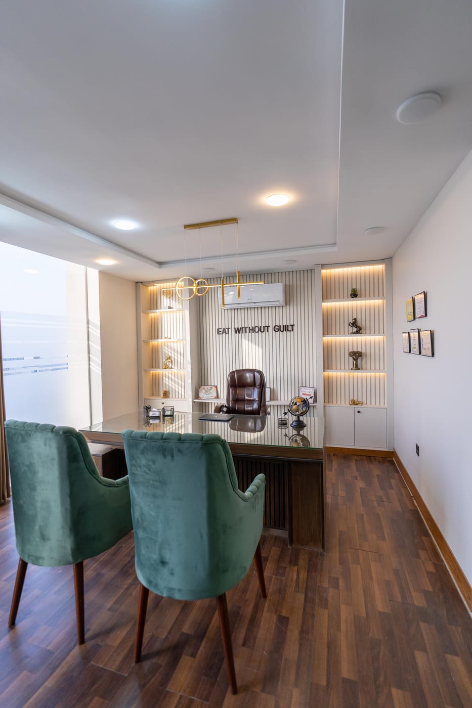 Eat Without Guilt clinic in Faisalabad &mdash; Consultation room