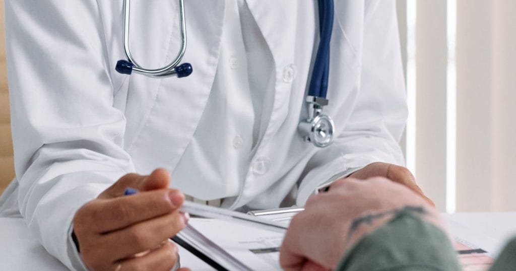 Clinical nutritionist consultation with a patient